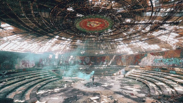 Urban Exploring gets me High!: The Thrill of Uncovering Hidden City Gems