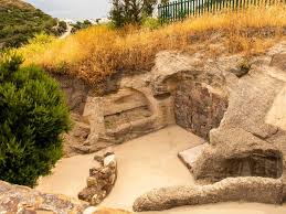 Places to Visit in Milos Greece