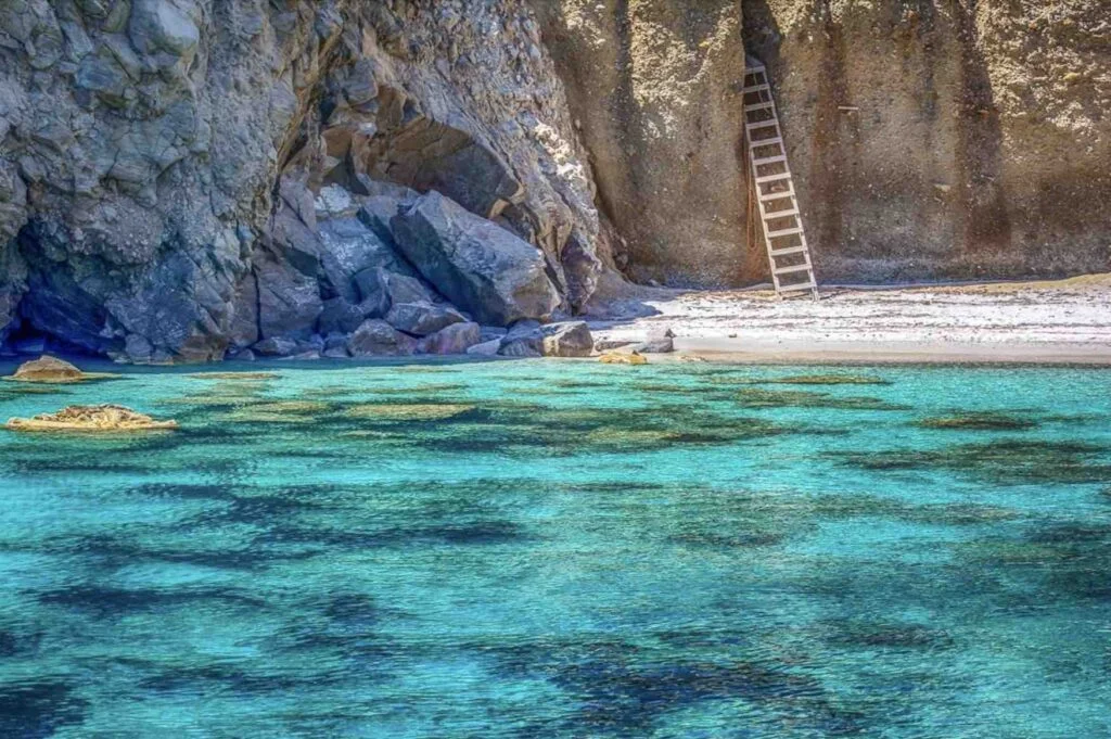 Places to Visit in Milos Greece